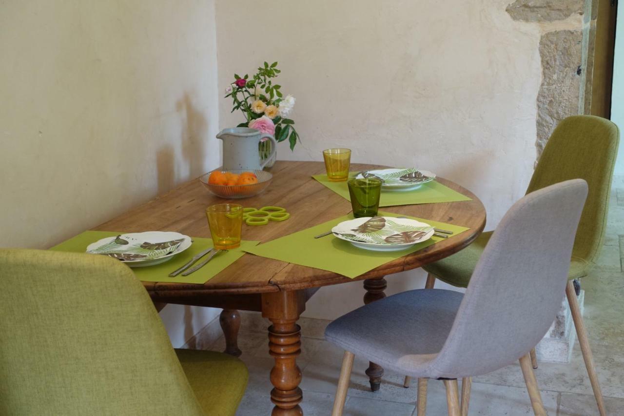 Gite Des Quatre Chemins La Vineuse Exterior photo